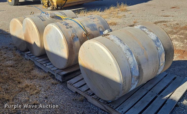 image for item ET1145 (4) Freightliner diesel fuel tanks