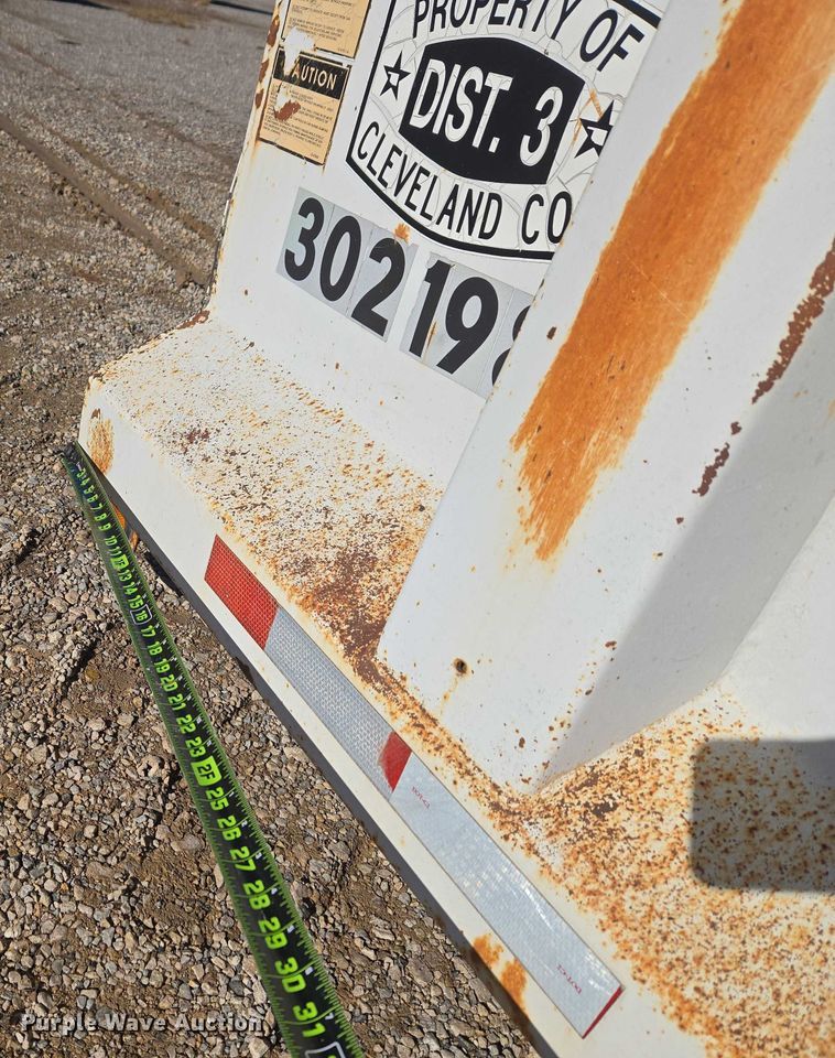 image for item ET1146 McClain Galion 502F dump bed