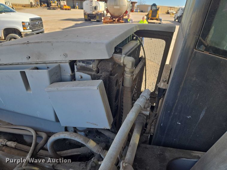 image for item ET1149 Gradall XL3200 II excavator