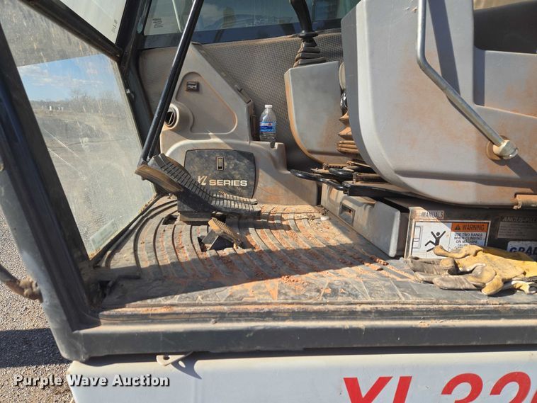 image for item ET1149 Gradall XL3200 II excavator