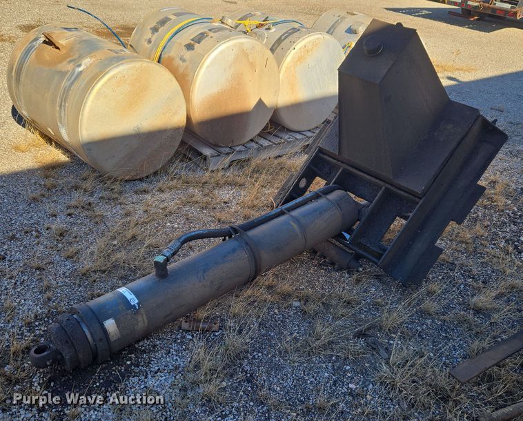 image for item ET1150 Commercial Hydraulics dump bed ram