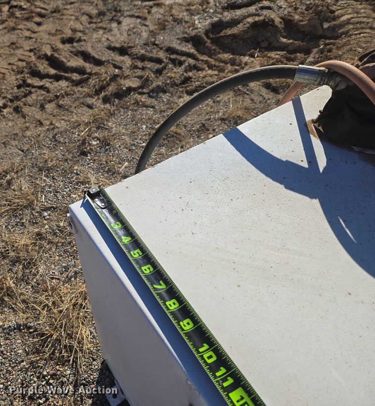 image for item ET1151 (2) oil tanks