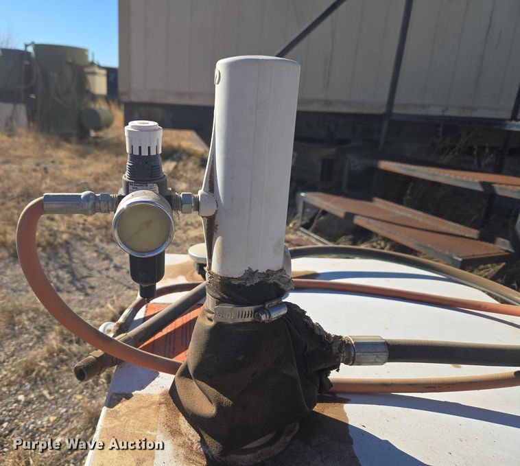 image for item ET1151 (2) oil tanks