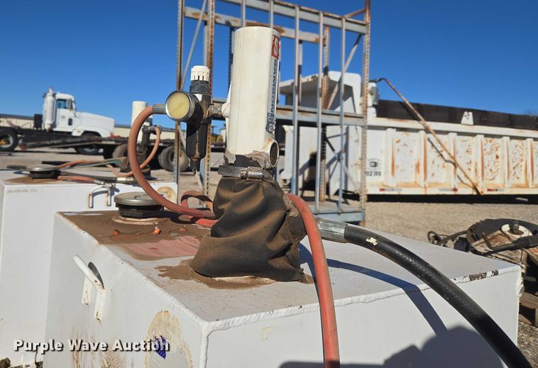 image for item ET1151 (2) oil tanks