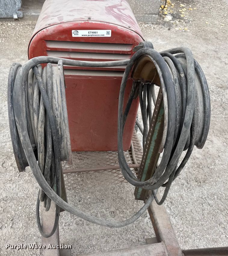 image for item ET4061 Lincoln 250-250 welder