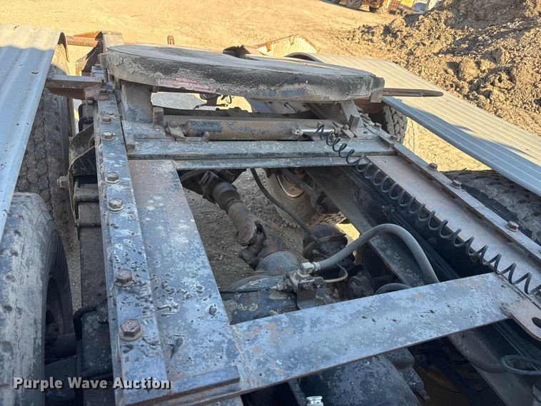 image for item ET4068 1990 International 8300 semi truck