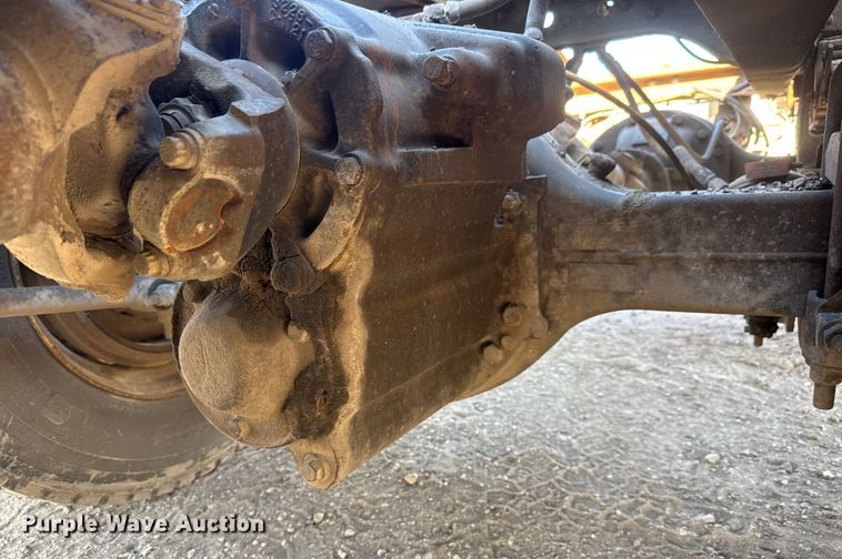 image for item ET4068 1990 International 8300 semi truck