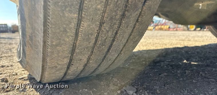 image for item ET4068 1990 International 8300 semi truck