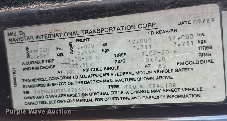 image for item ET4068 1990 International 8300 semi truck