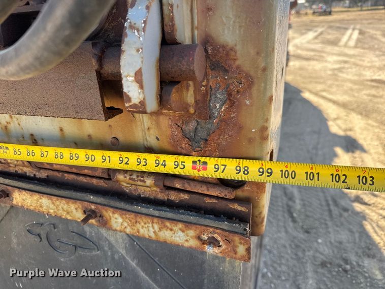 image for item ET4069 1989 Ford L8000 dump truck