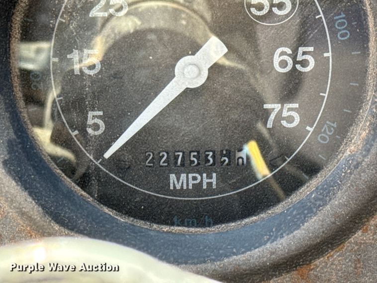 image for item ET4069 1989 Ford L8000 dump truck