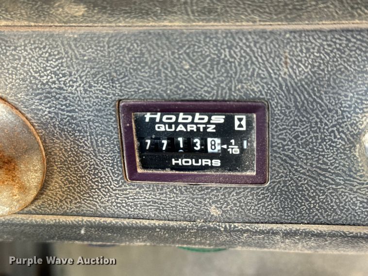 image for item ET4069 1989 Ford L8000 dump truck