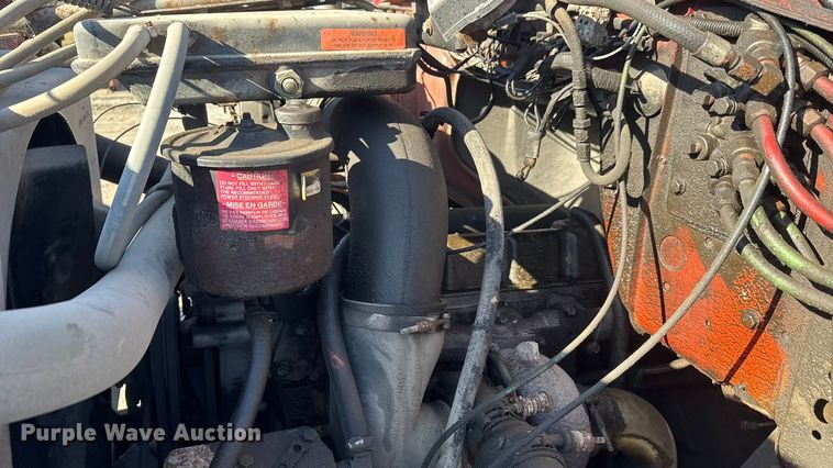 image for item ET4069 1989 Ford L8000 dump truck