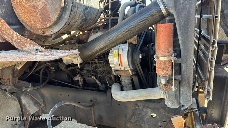 image for item ET4069 1989 Ford L8000 dump truck
