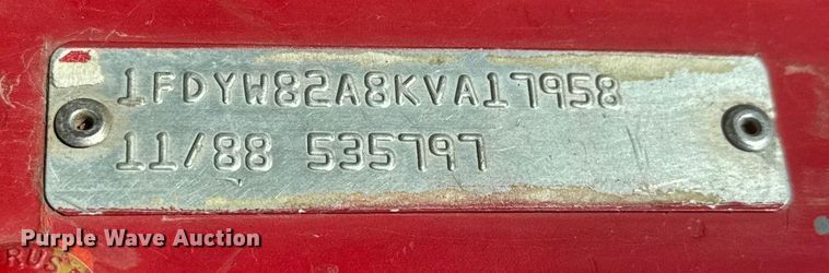 image for item ET4069 1989 Ford L8000 dump truck