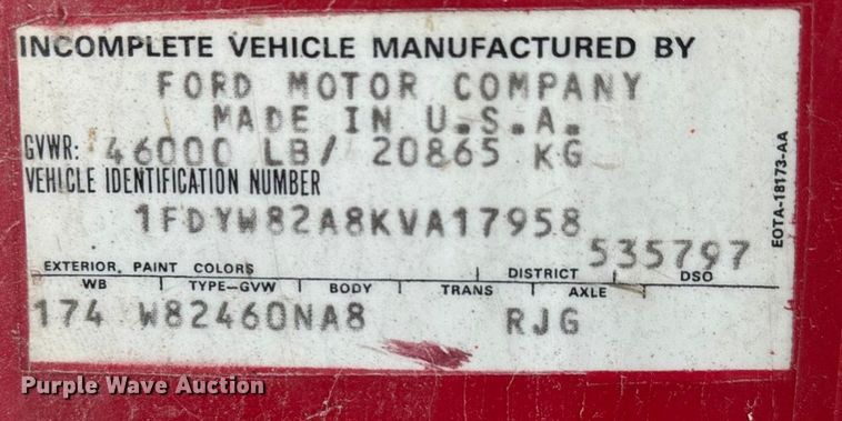 image for item ET4069 1989 Ford L8000 dump truck