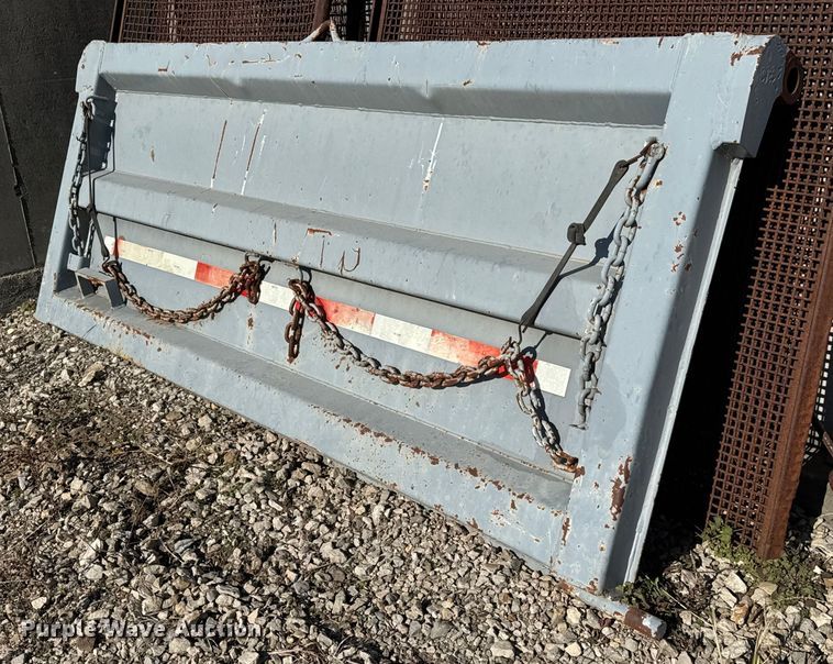 image for item ET4069 1989 Ford L8000 dump truck