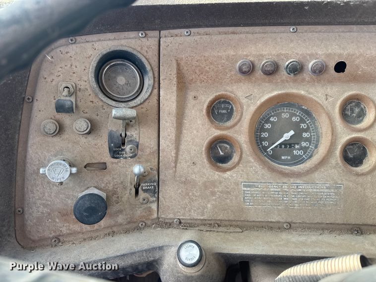 image for item ET4070 1978 Ford 8000 semi truck