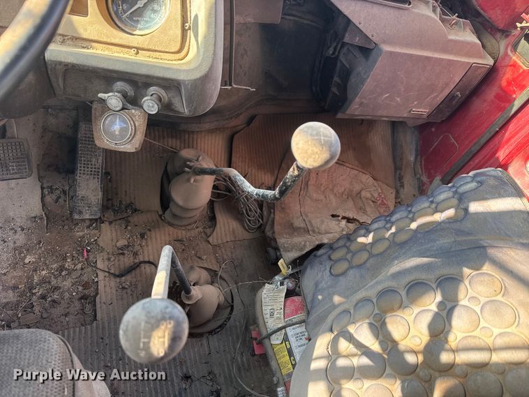 image for item ET4070 1978 Ford 8000 semi truck