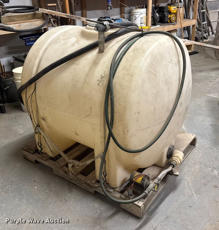 image for item ET4074 225 gallon poly tank