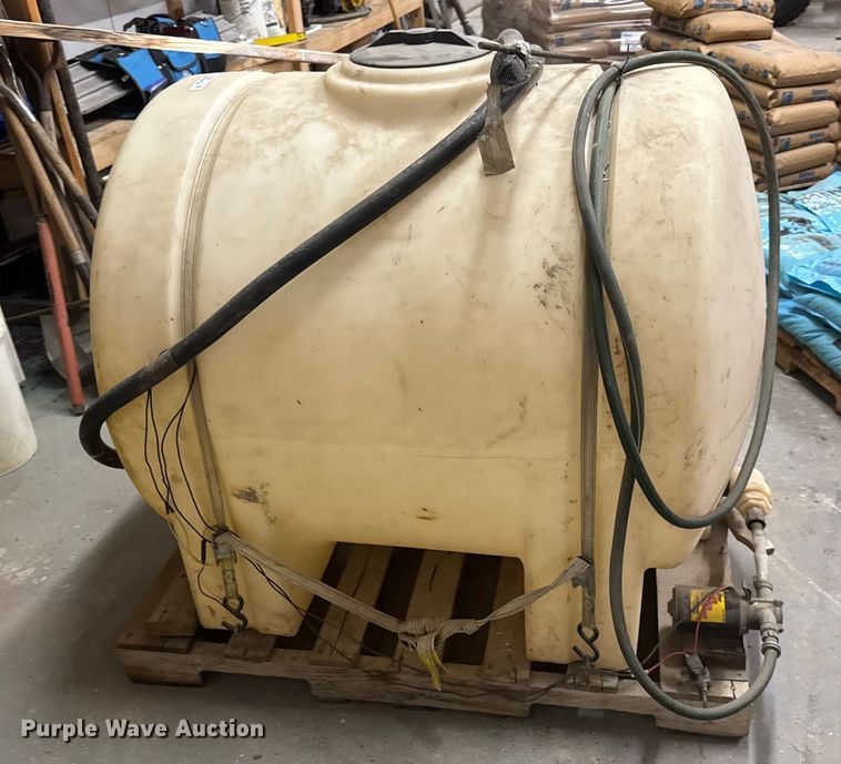 image for item ET4074 225 gallon poly tank