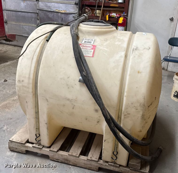 image for item ET4074 225 gallon poly tank