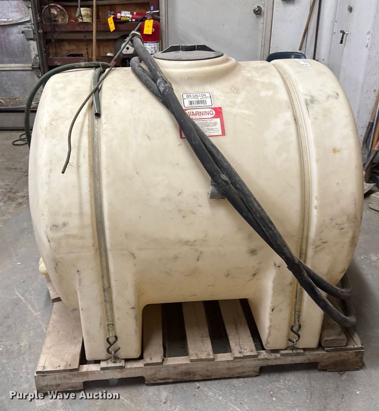 image for item ET4074 225 gallon poly tank