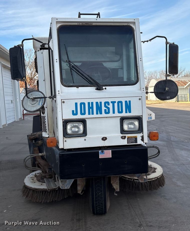 image for item ET4076 1995 Johnston V3000 SP sweeper