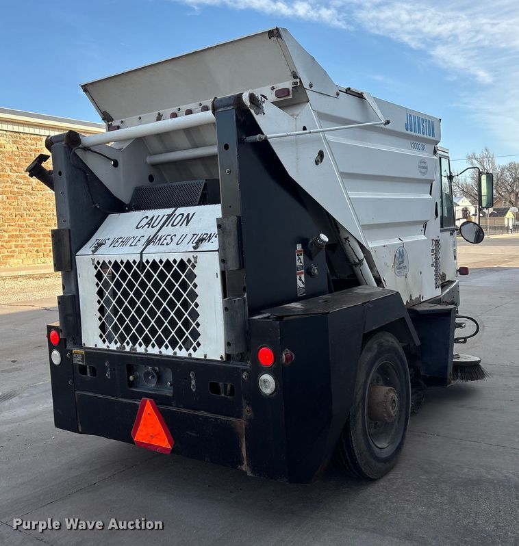 image for item ET4076 1995 Johnston V3000 SP sweeper