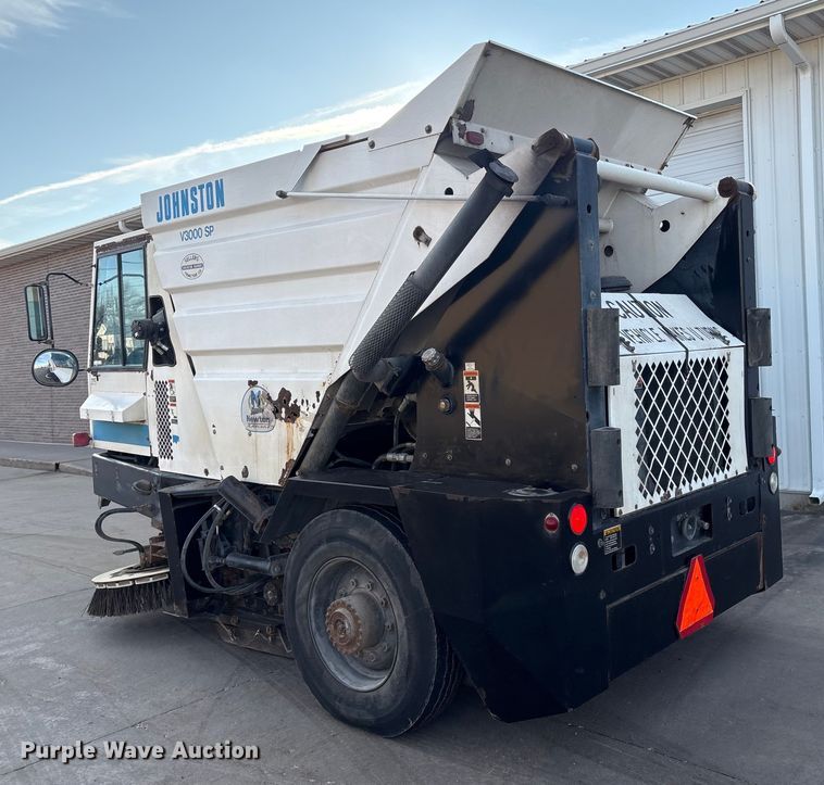 image for item ET4076 1995 Johnston V3000 SP sweeper