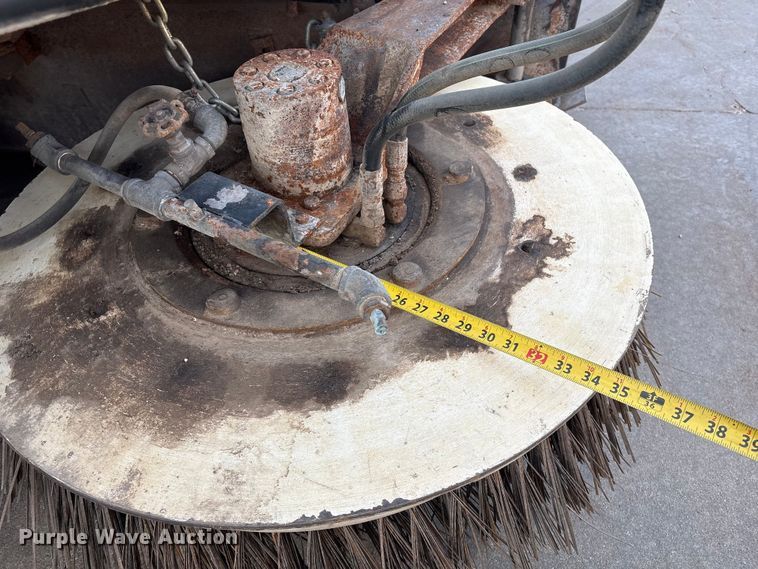 image for item ET4076 1995 Johnston V3000 SP sweeper