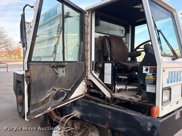 image for item ET4076 1995 Johnston V3000 SP sweeper
