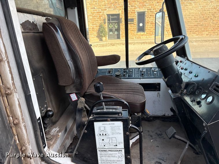 image for item ET4076 1995 Johnston V3000 SP sweeper