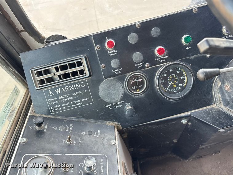 image for item ET4076 1995 Johnston V3000 SP sweeper