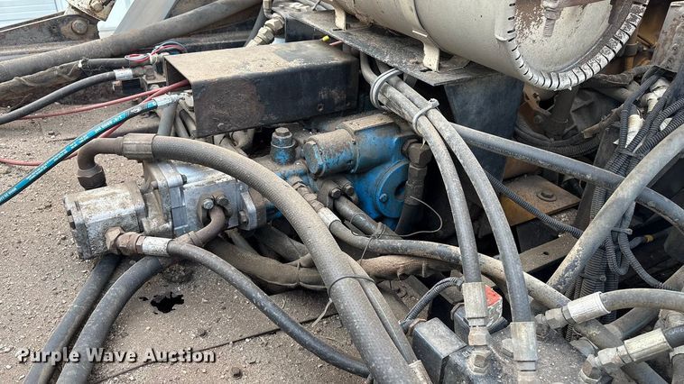 image for item ET4076 1995 Johnston V3000 SP sweeper