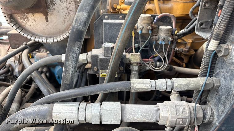 image for item ET4076 1995 Johnston V3000 SP sweeper