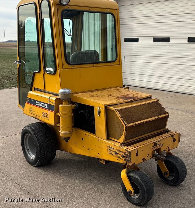 image for item ET4078 Excel 4300 Hustler lawn mower