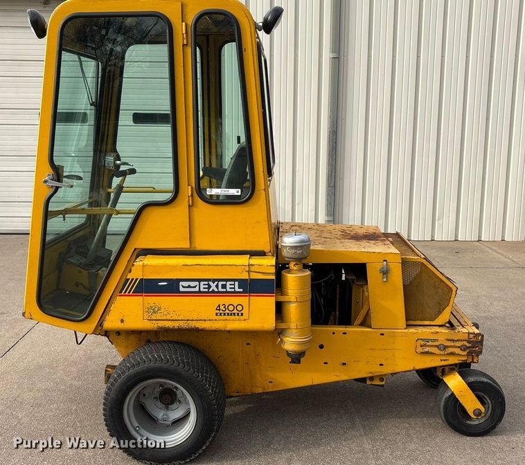 image for item ET4078 Excel 4300 Hustler lawn mower