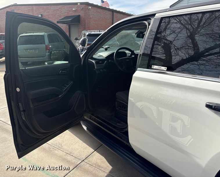 image for item ET4080 2019 Chevrolet Tahoe Police SUV