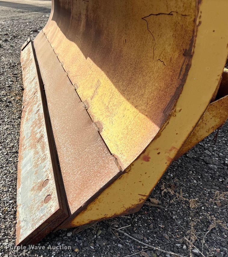 image for item ET4081 1992 Ford L8000 dump truck