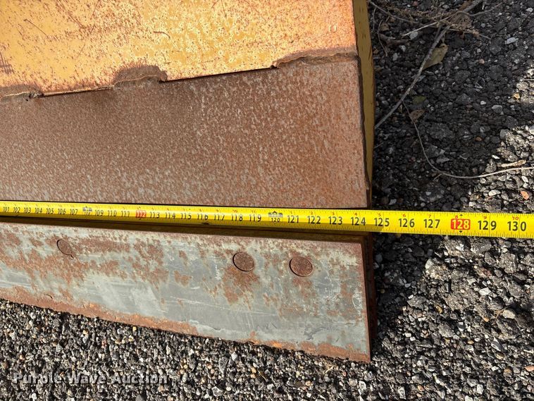 image for item ET4081 1992 Ford L8000 dump truck