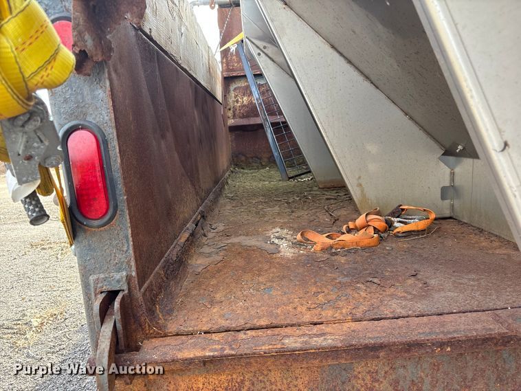 image for item ET4081 1992 Ford L8000 dump truck