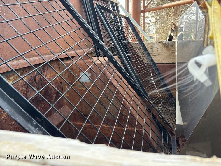 image for item ET4081 1992 Ford L8000 dump truck