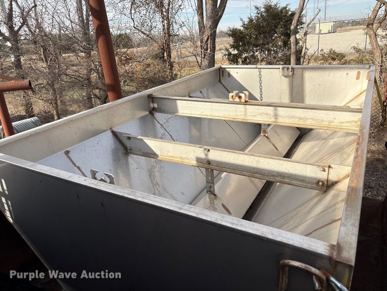 image for item ET4081 1992 Ford L8000 dump truck