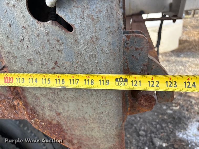 image for item ET4081 1992 Ford L8000 dump truck