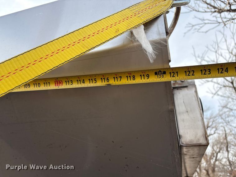 image for item ET4081 1992 Ford L8000 dump truck