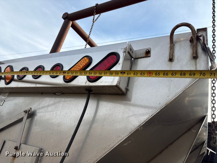 image for item ET4081 1992 Ford L8000 dump truck