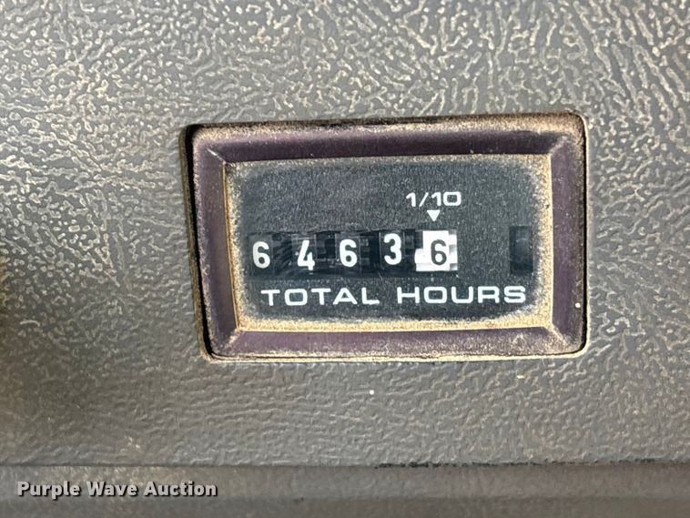 image for item ET4081 1992 Ford L8000 dump truck