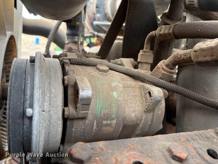 image for item ET4081 1992 Ford L8000 dump truck