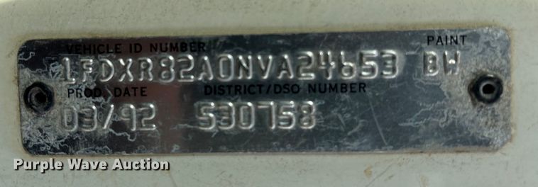 image for item ET4081 1992 Ford L8000 dump truck